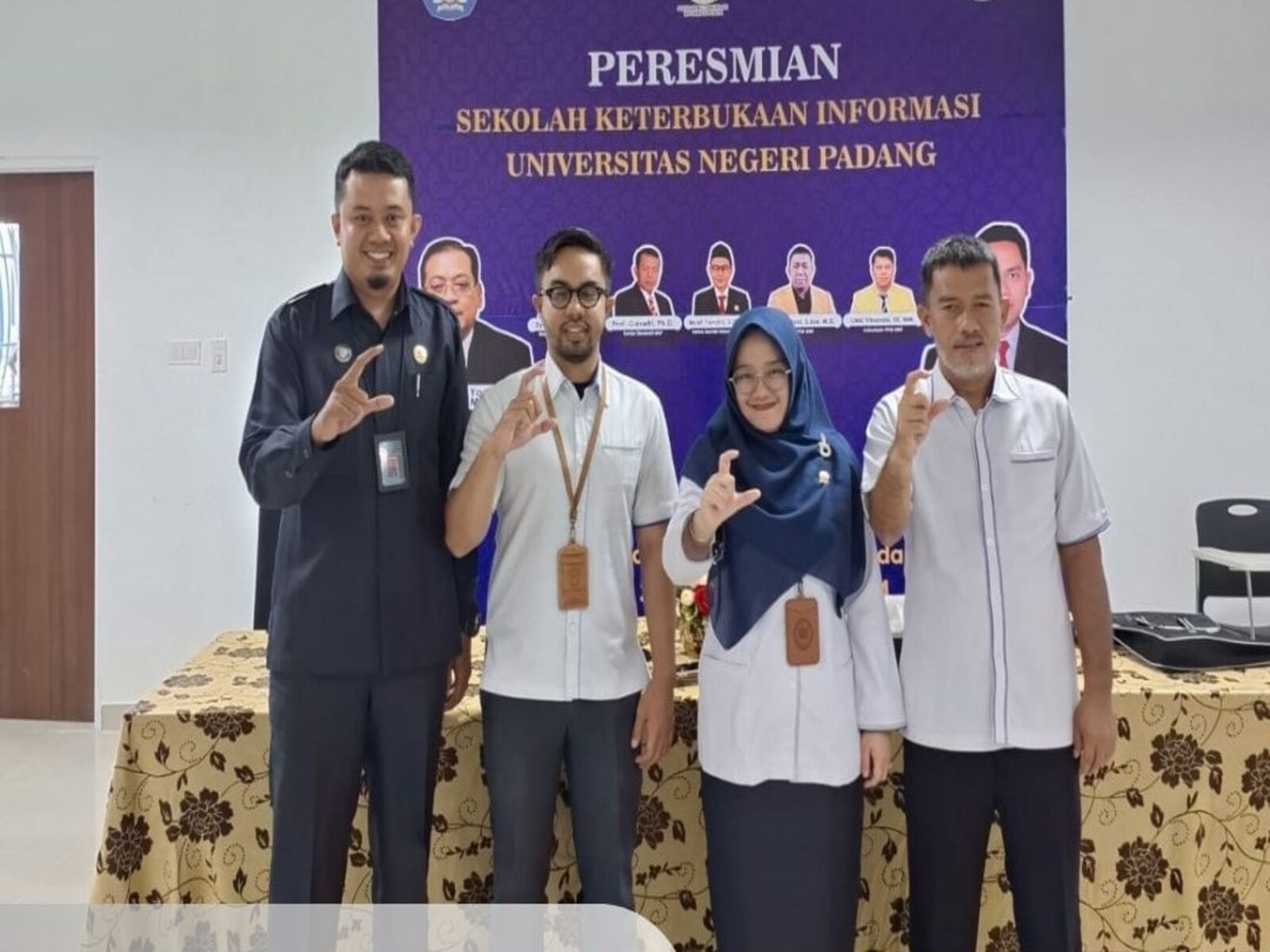 Peresmian Sekolah Keterbukaan Informasi yang di inisiasi oleh Universitas Negeri Padang (UNP)